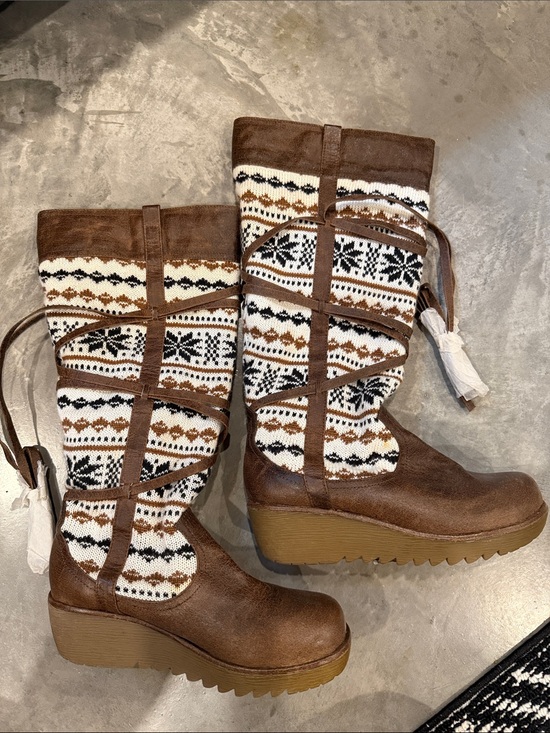 Shoes - Women’s Brown Knit-Detail Wedge Boots